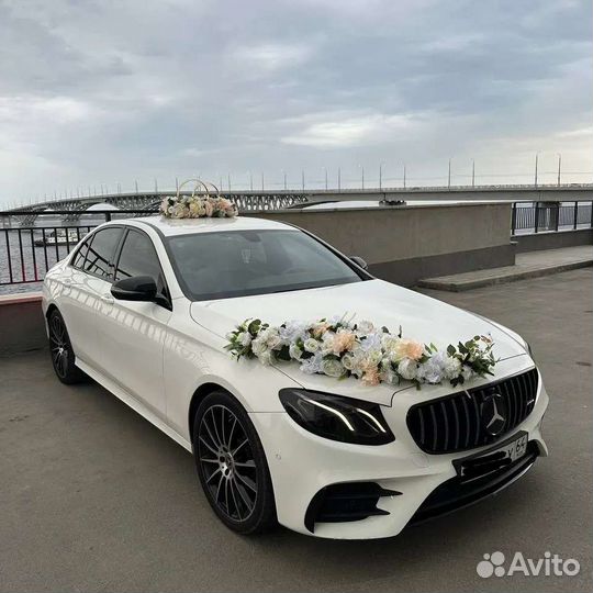 Свадебные украшения на машину