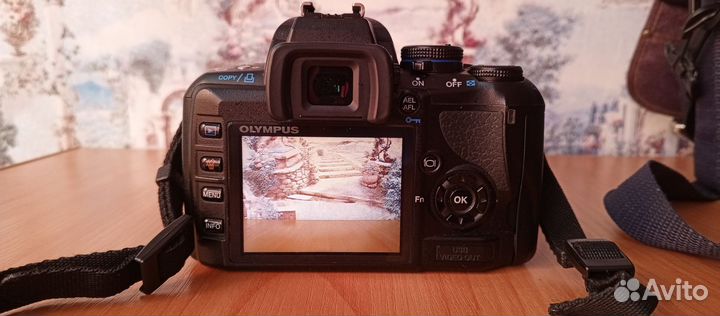 Зеркальный фотоаппарат Olympus e-420