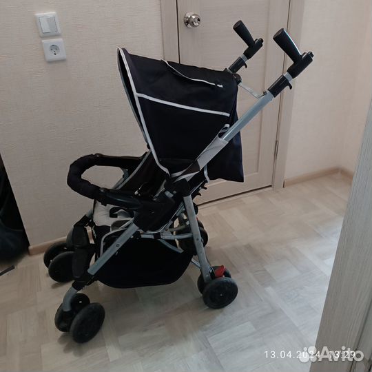Прогулочная коляска трость