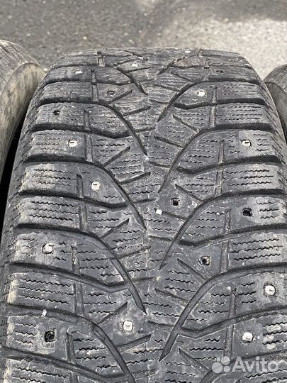 Bridgestone Blizzak Spike-02 205/55 R16