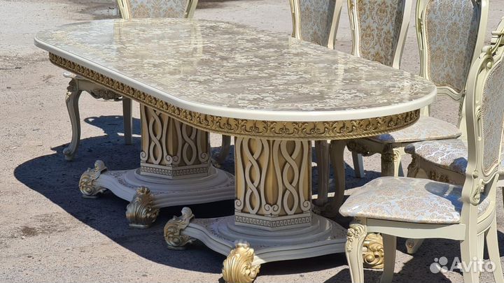 Новые столы и стулья