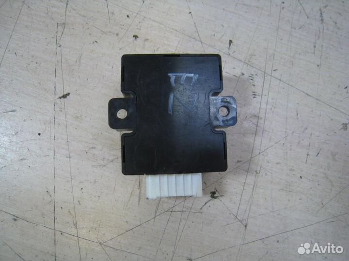 Реле обогрева сидений Hyundai Santa Fe 2 2006