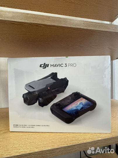DJI Mavic 3 PRO FLY More Combo (DJI RC PRO)
