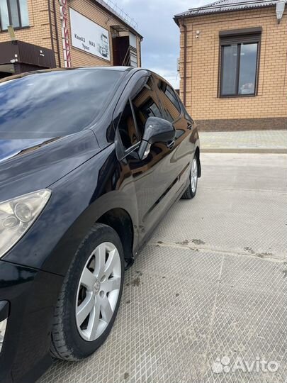 Peugeot 308 1.6 AT, 2011, 174 858 км