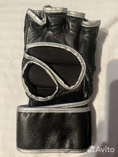 Спортивные перчатки