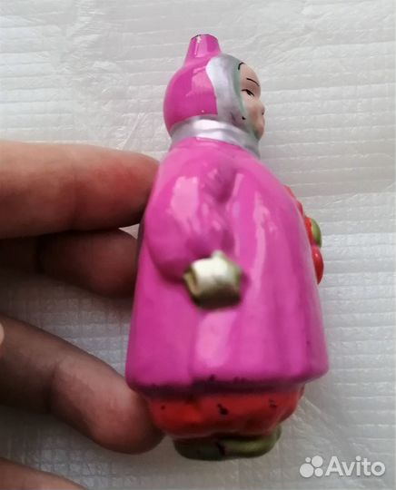 Девочка с куклой, космонавт, клоун гдр и др