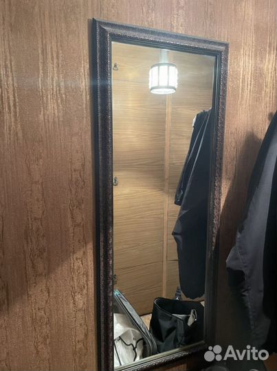 Зеркало настенное в раме