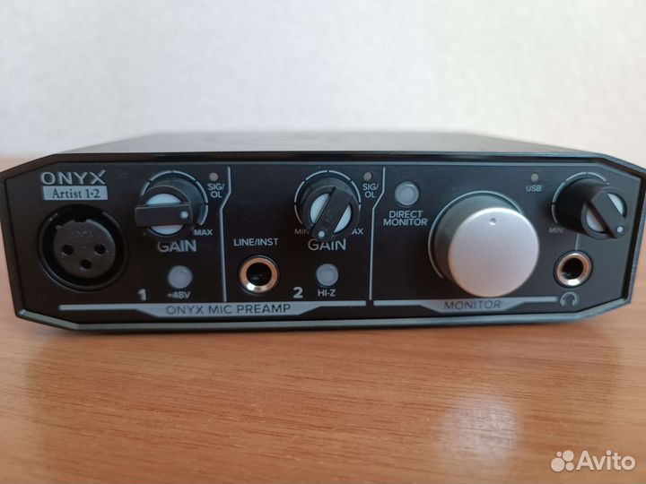 Mackie onyx Artist 1.2 Звуковая карта