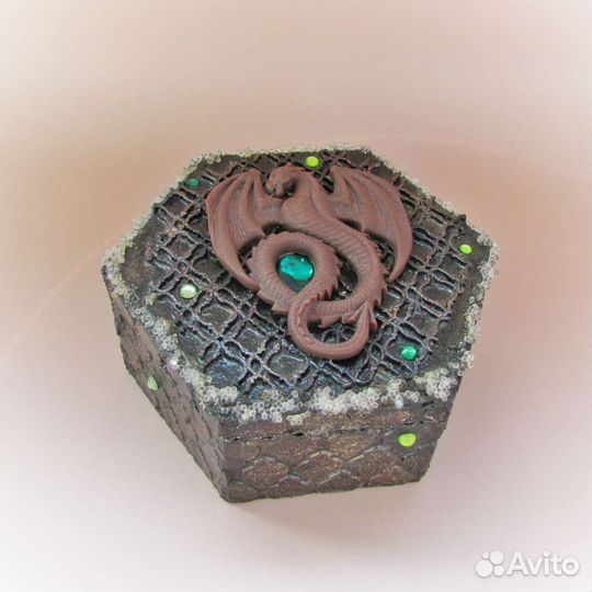 Шкатулка для украшений Дракон