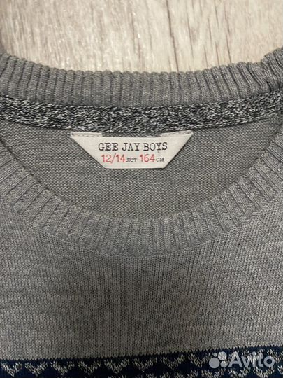 Свитер новый