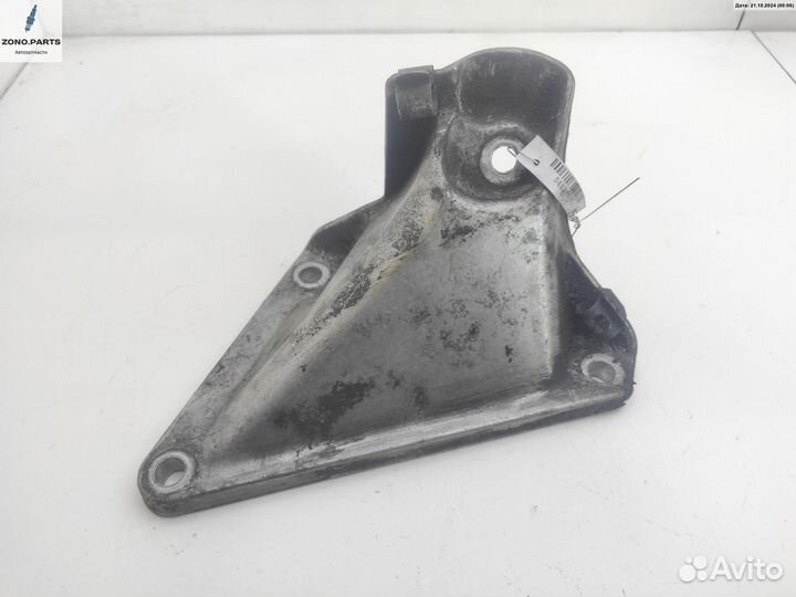 Кронштейн двигателя опорный 6761149 на BMW 5 E60/E61 (2003-2010)