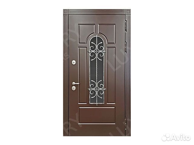 Металлическая входная дверь с окном и ковкой