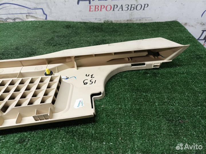 Держатель задней полки Land Rover