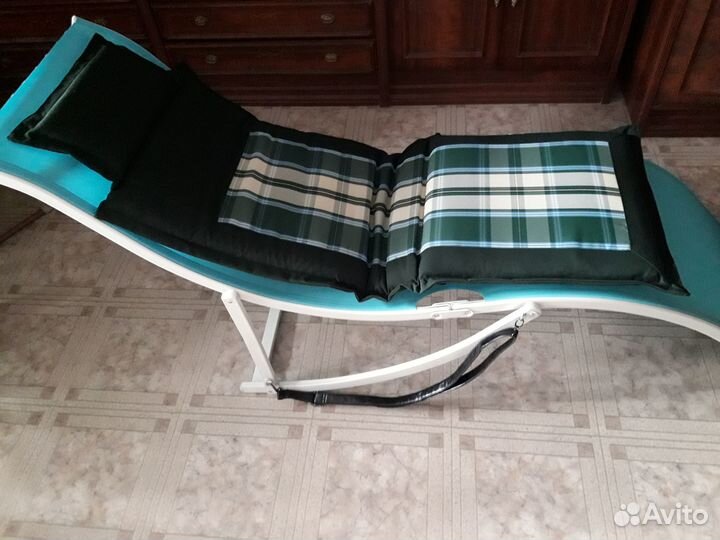 Новый складной анатомический шезлонг с матрасом
