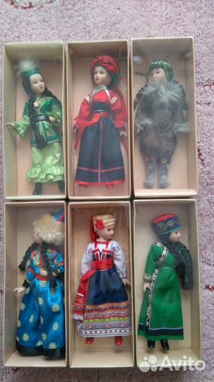 Коллекция фарфоровых кукол