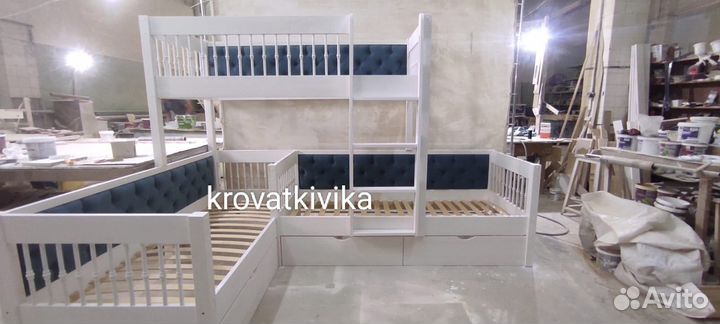 Кровать двухъярусная для 3 детей