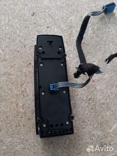 Блок кнопки стеклоподъемника передний левый