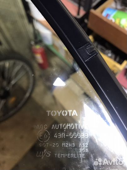 Toyota corolla 150 форточка задней двери