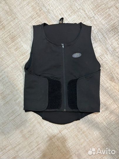 Защитный жилет для верховой езды