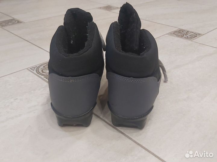 Лыжные ботинки