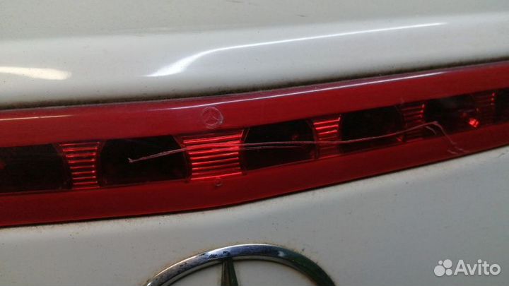 Крышка багажника Mercedes-Benz E-Class