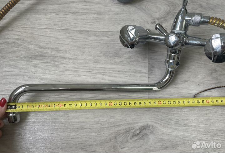 Смеситель с душевой лейкой б/у течёт на запчасти