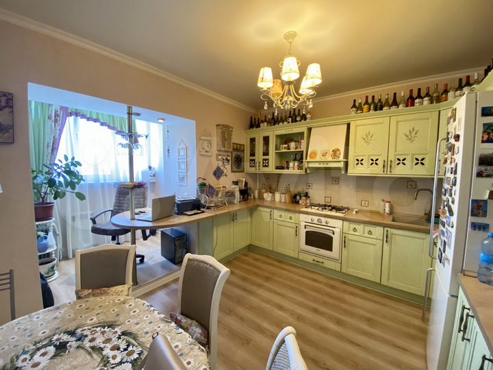 2-к. квартира, 71,3 м², 3/10 эт.