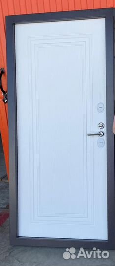 Дверь входная уличная с терморазрывом