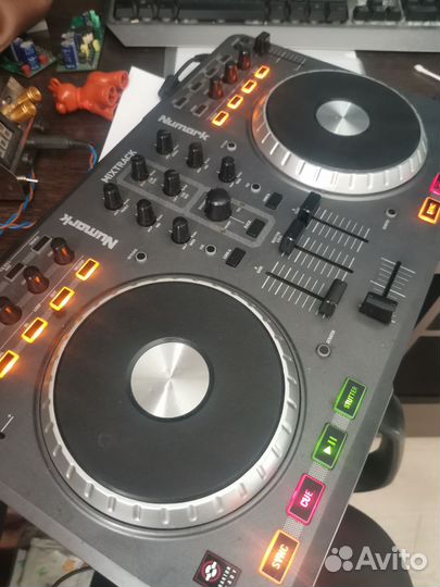 Dj контролёр numark mixtrack