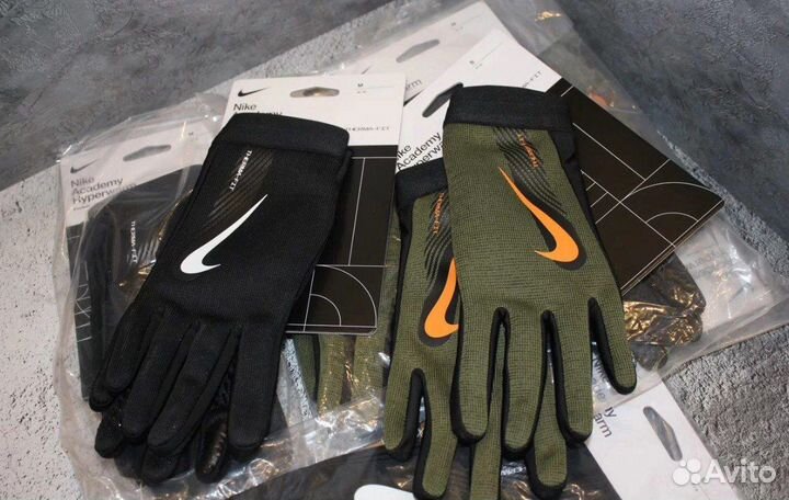 Перчатки Nike Hyperwarm