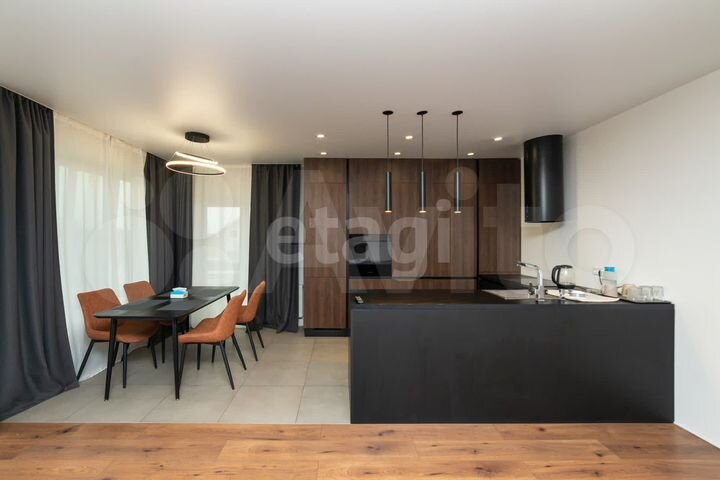 Дом 234 м² на участке 6,6 сот.