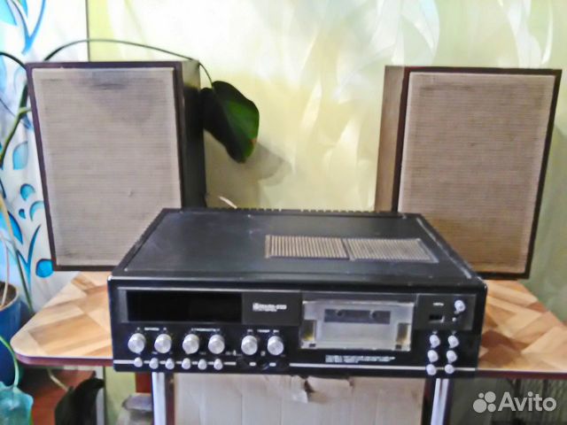 Магнитофон Маяк 233 с колонками 10ас-318