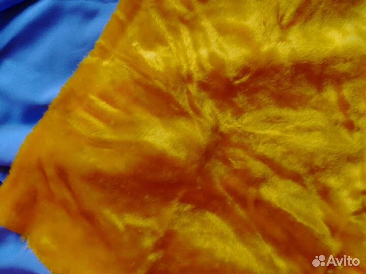 Отрез искусственного меха жёлтый