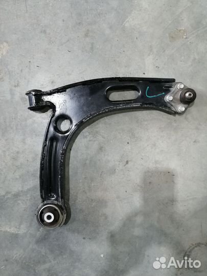 Рычаг передний правый 3435011 для V5, V5 рестайлин