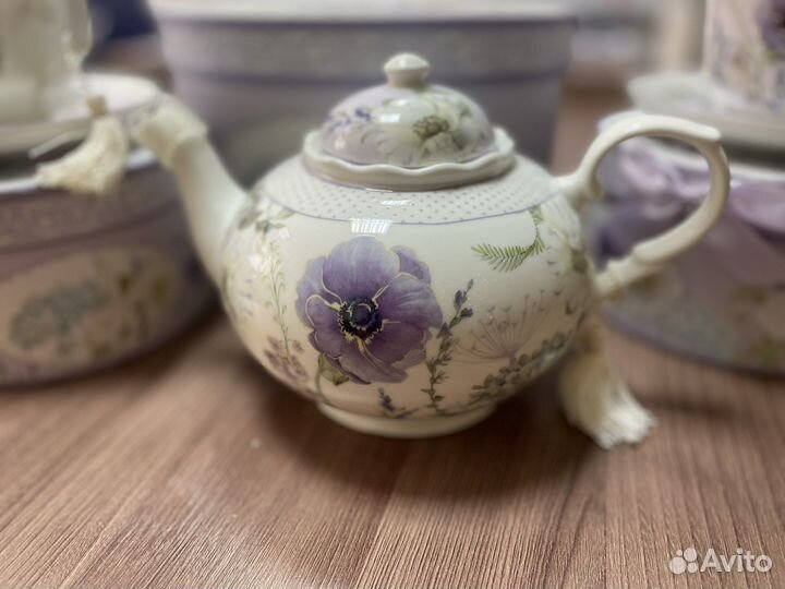 Набор фарфоровой посуды