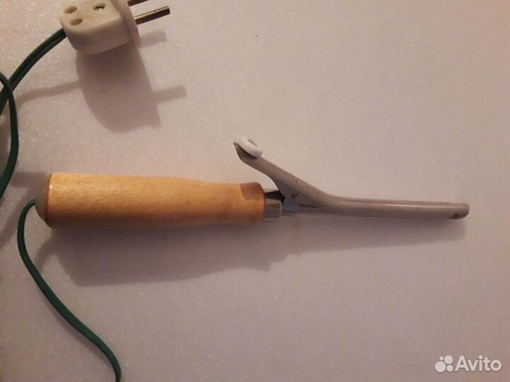 Щипцы - плойка для волос