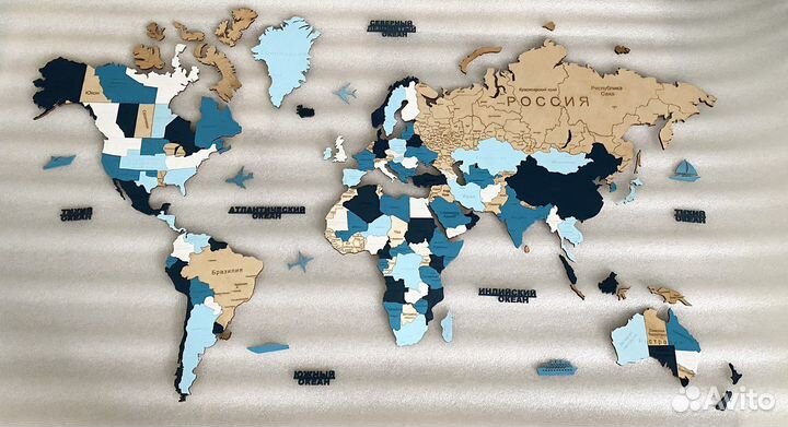 Карта мира из дерева