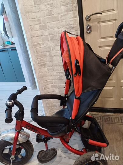 Трехколесный велосипед с родительской ручкой