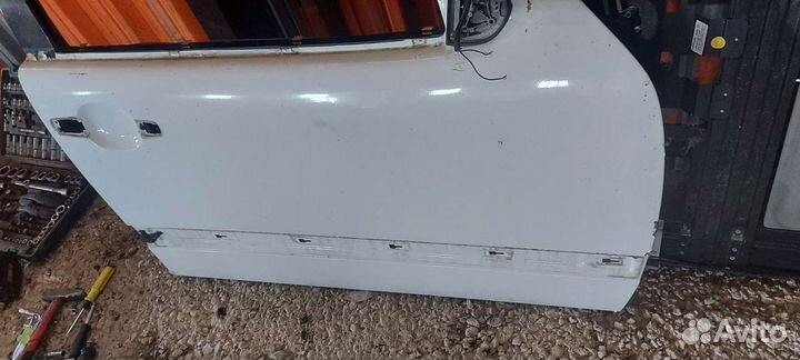 Дверь передняя правая на Mercedes W210