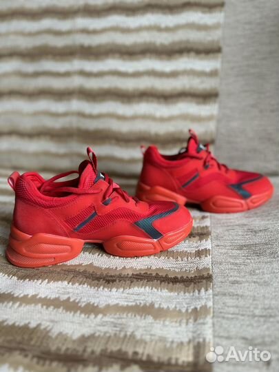 Кроссовки женские 36 размер