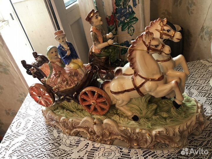 Статуэтки декоративные фарфоровые