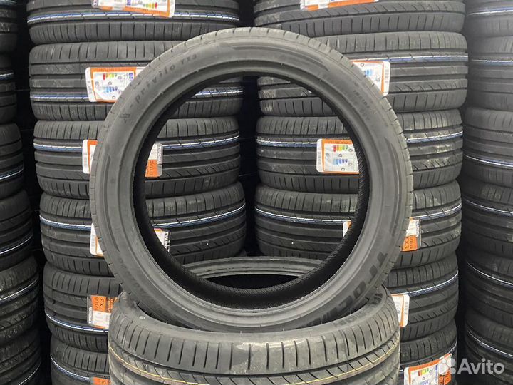 Tracmax X-Privilo TX3 245/40 R20 99Y