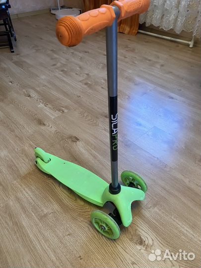 Самокат трехколесный от 2 лет