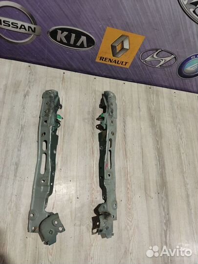 Кронштейн крепление крыла Renault megane 2 Лев, Пр