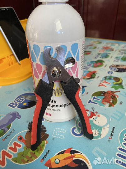 Когтерезка и шампунь для собак