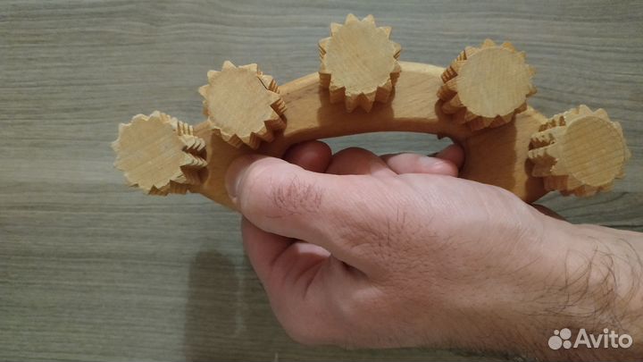 Массажёр деревянный, ручной, с крутящимся роликами