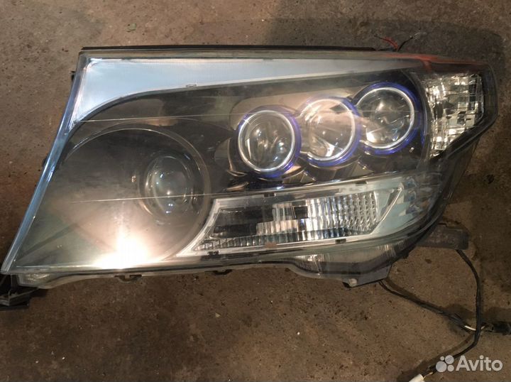 Фары toyota Land Cruiser 200