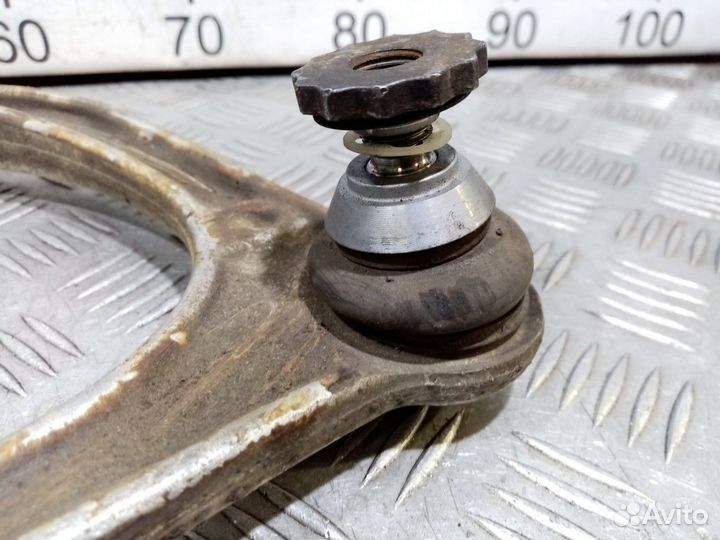 Б/У Рычаг передний верхний левый#007