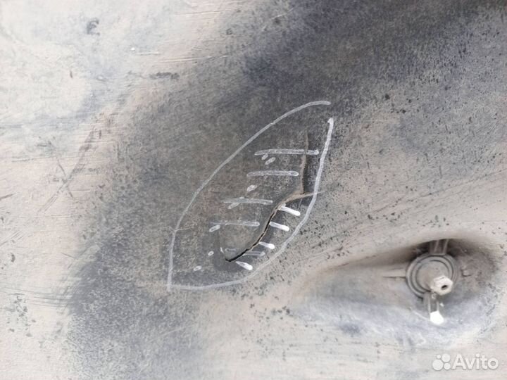 Защита двигателя левая Volkswagen Jetta 6