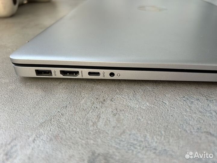 Ноутбук HP Laptop 17-cn0084ur